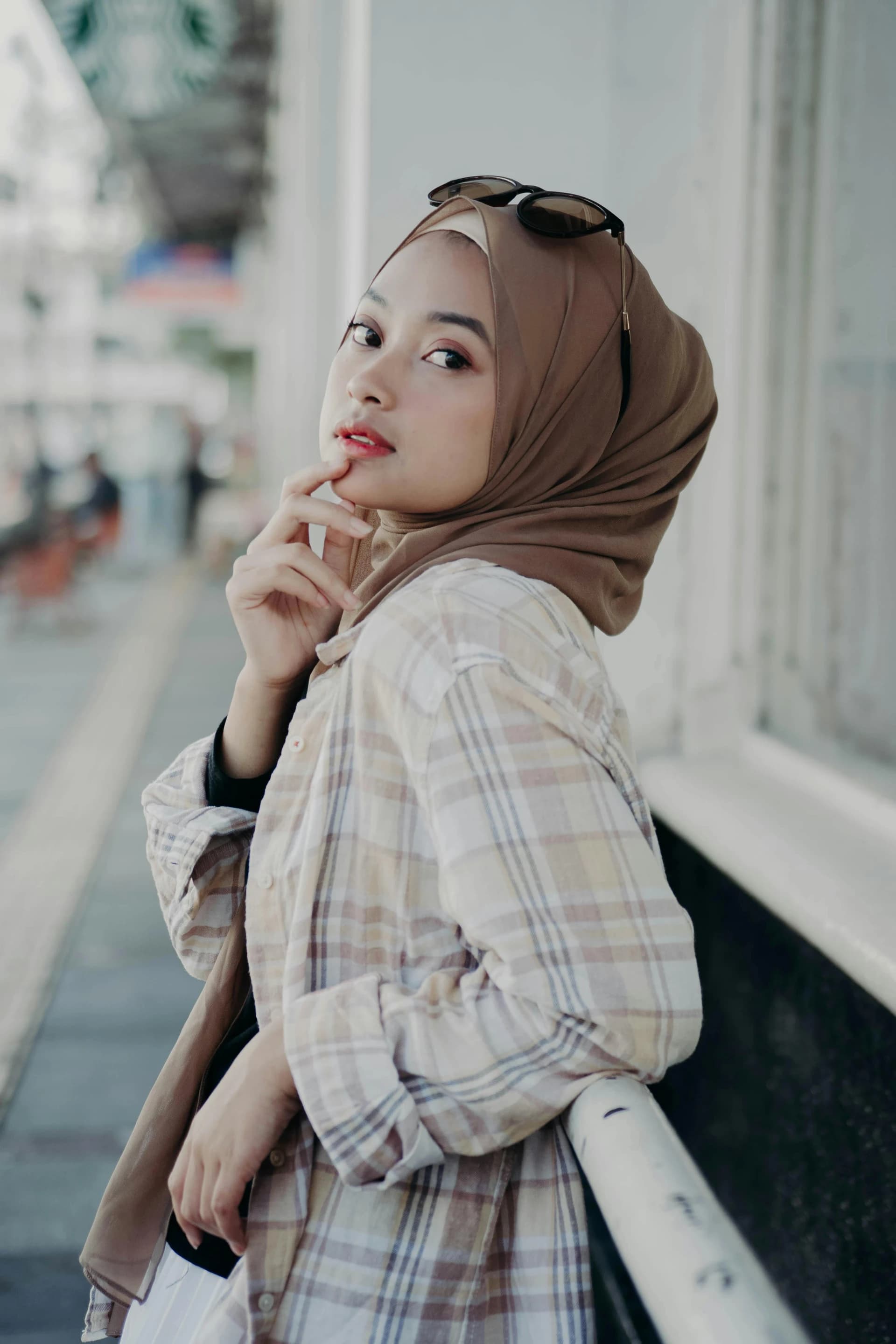 Style Flannel with Taupe Hijab: Avoid the Frumpy Look — Hijab Styling tutorial on PoseAura