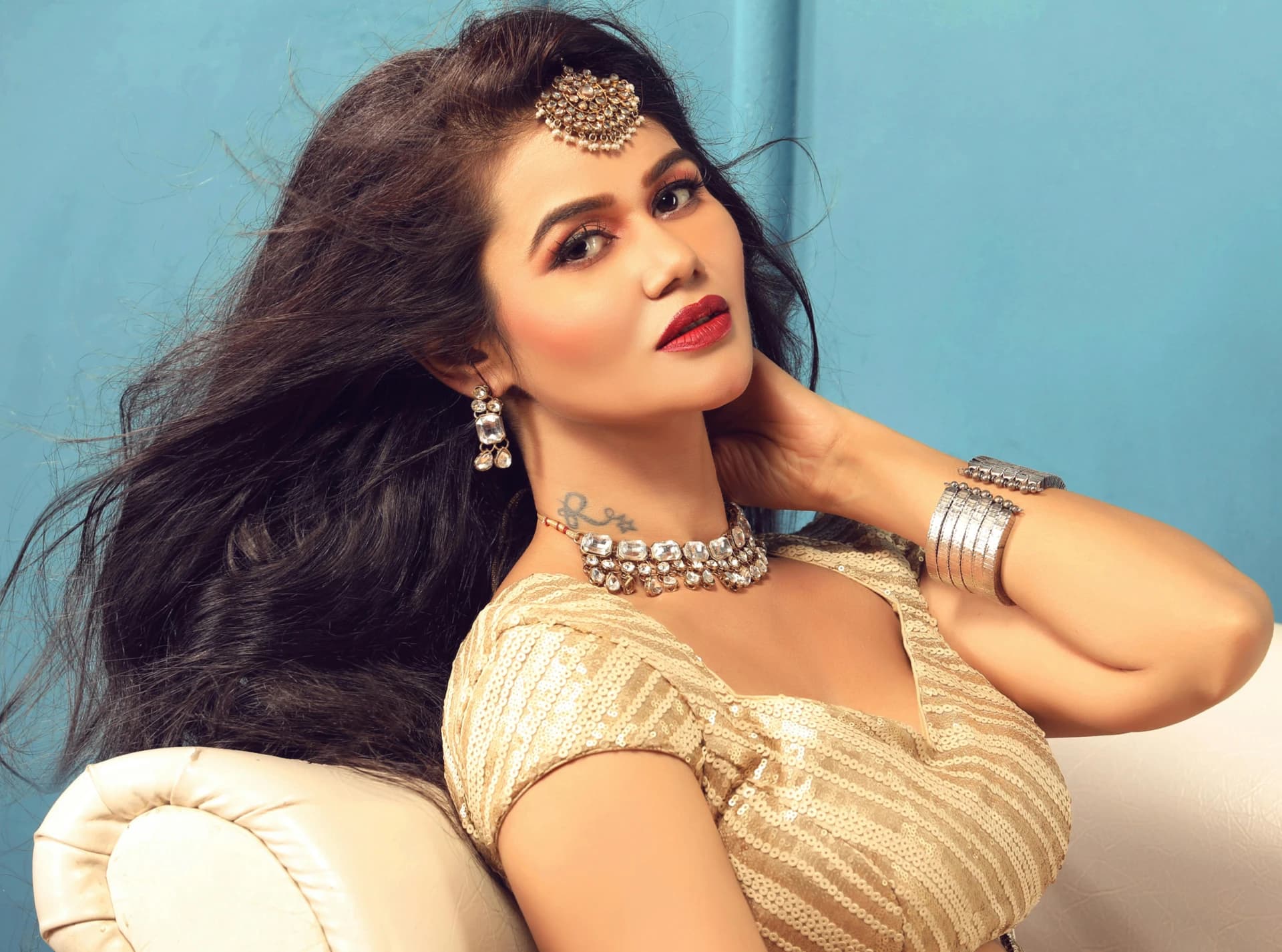 Bollywood / Desi Glam fashion guide — featured look on PoseAura