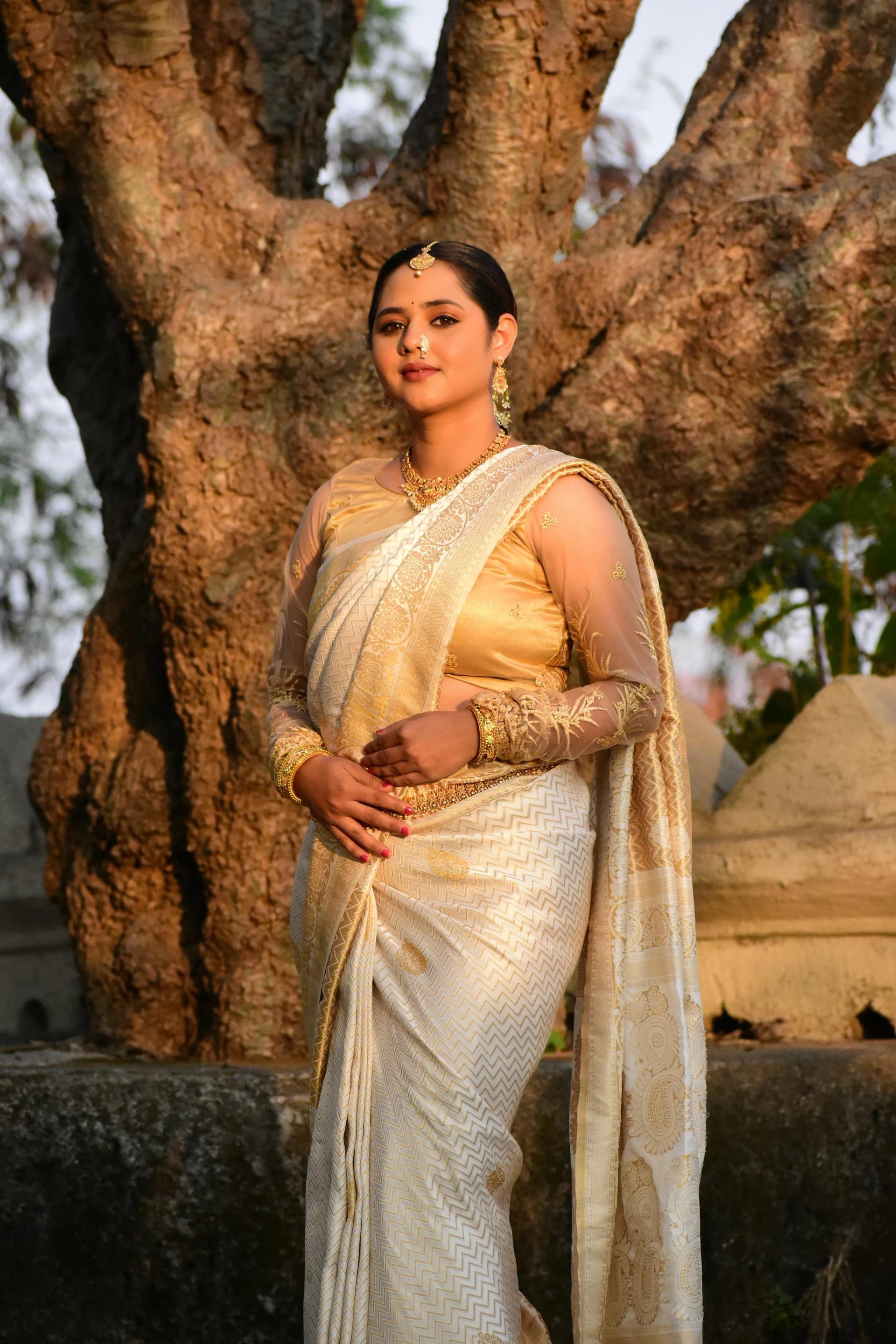 Will Ivory Gold Saree Suit My Skin Tone? Full Guide