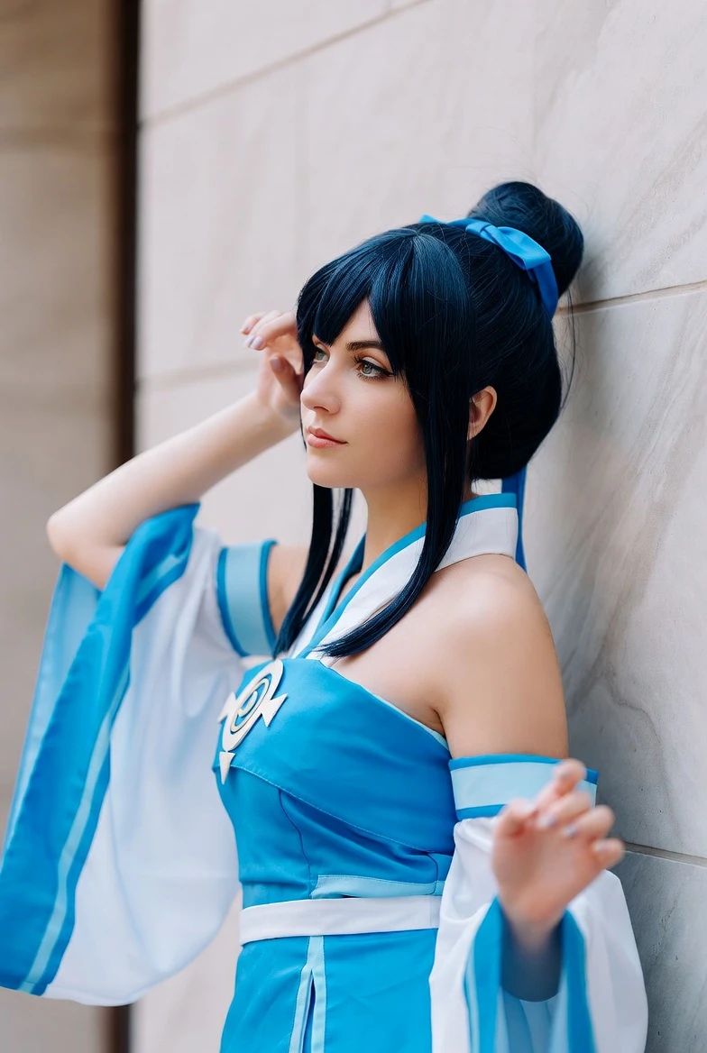 Elegant Blue Fantasy Water Cosplay